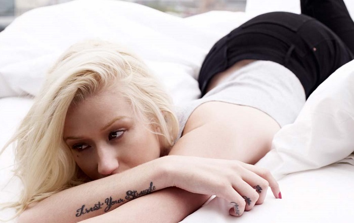 Les Blanches avec de Gros Derrières @LignesdeFrappe.com